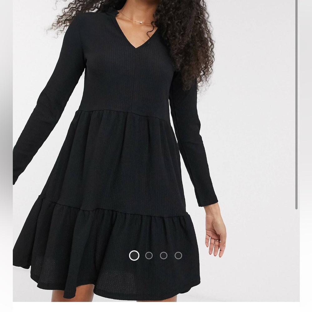 Worn once- New Look Crinkle Smock V-Neck Dress with frill collar in Black